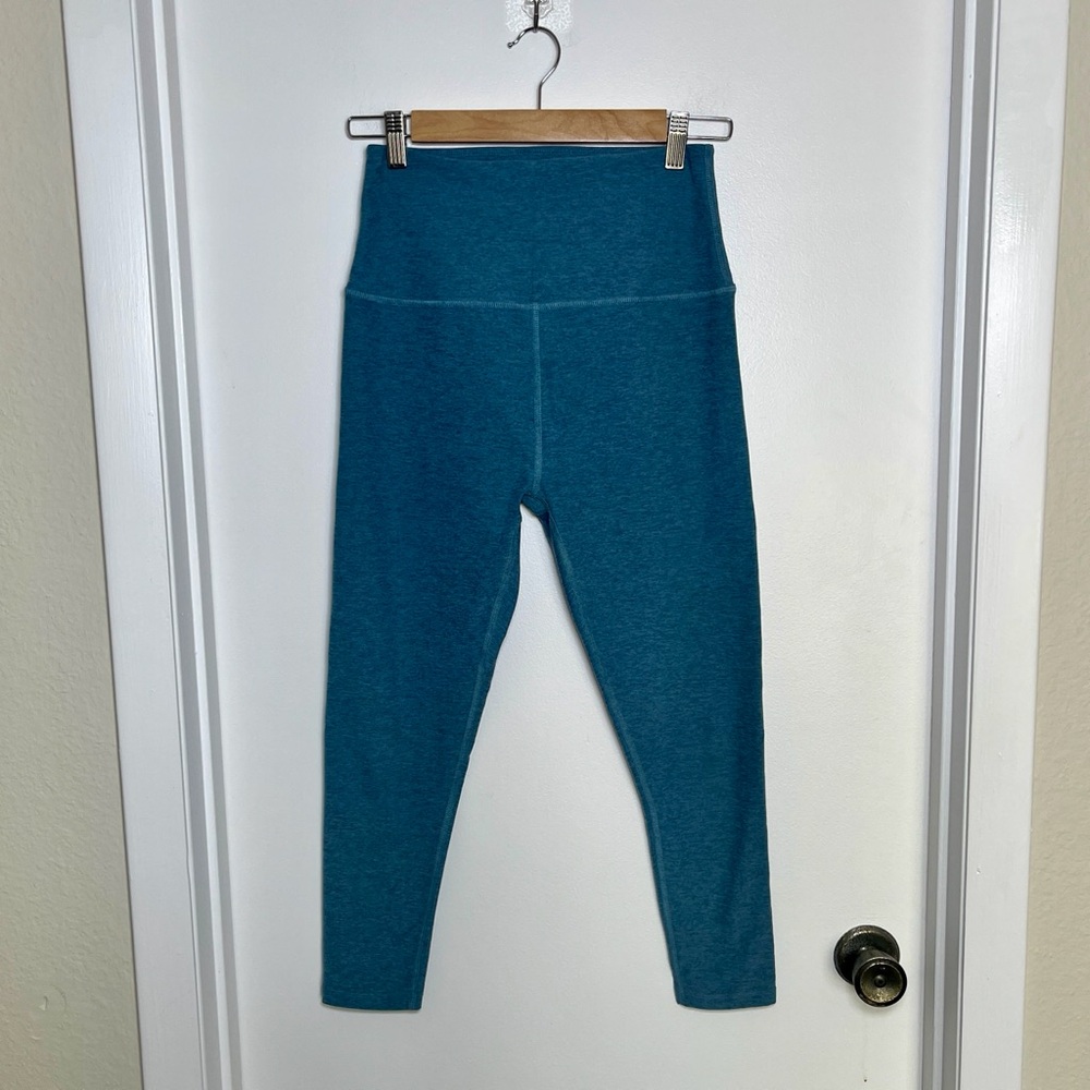 Beyond Yoga Spacedye Walk And‎ Talk High Waisted Capri Legging, Lt. Blue, Size L